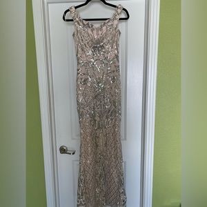 WINDSOR PROM DRESS SIZE:6-8 M